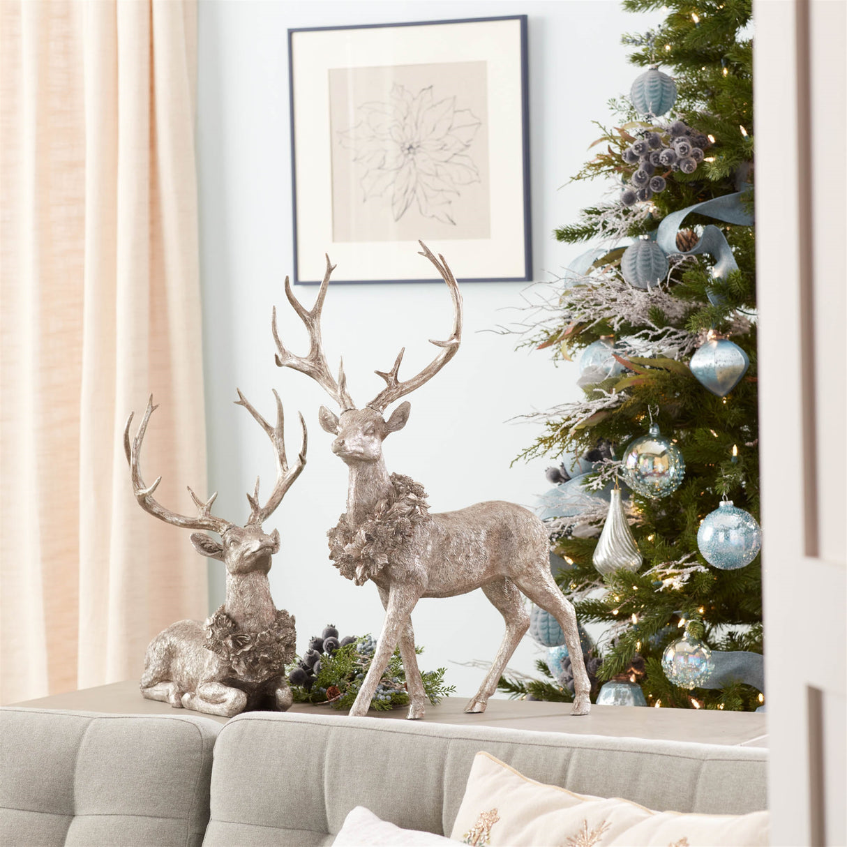Holidya deer figurine (set of 2)