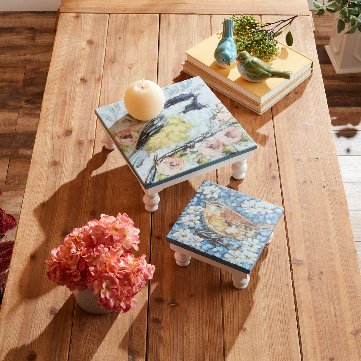 Wooden floral bird pedestal tray (set of 2)