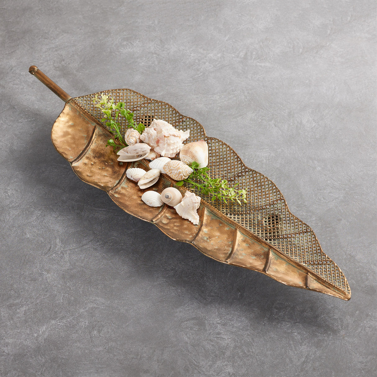 Distressed metal leaf tray (set of 2)