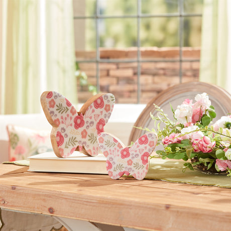 Wood floral patterned butterfly décor (set of 2)