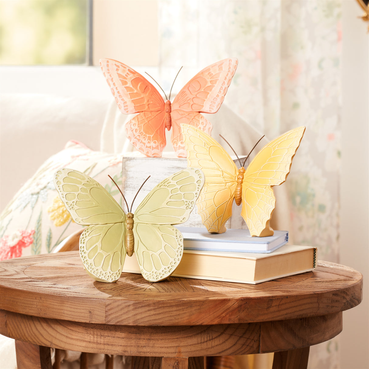Colorful butterfly décor (set of 3)