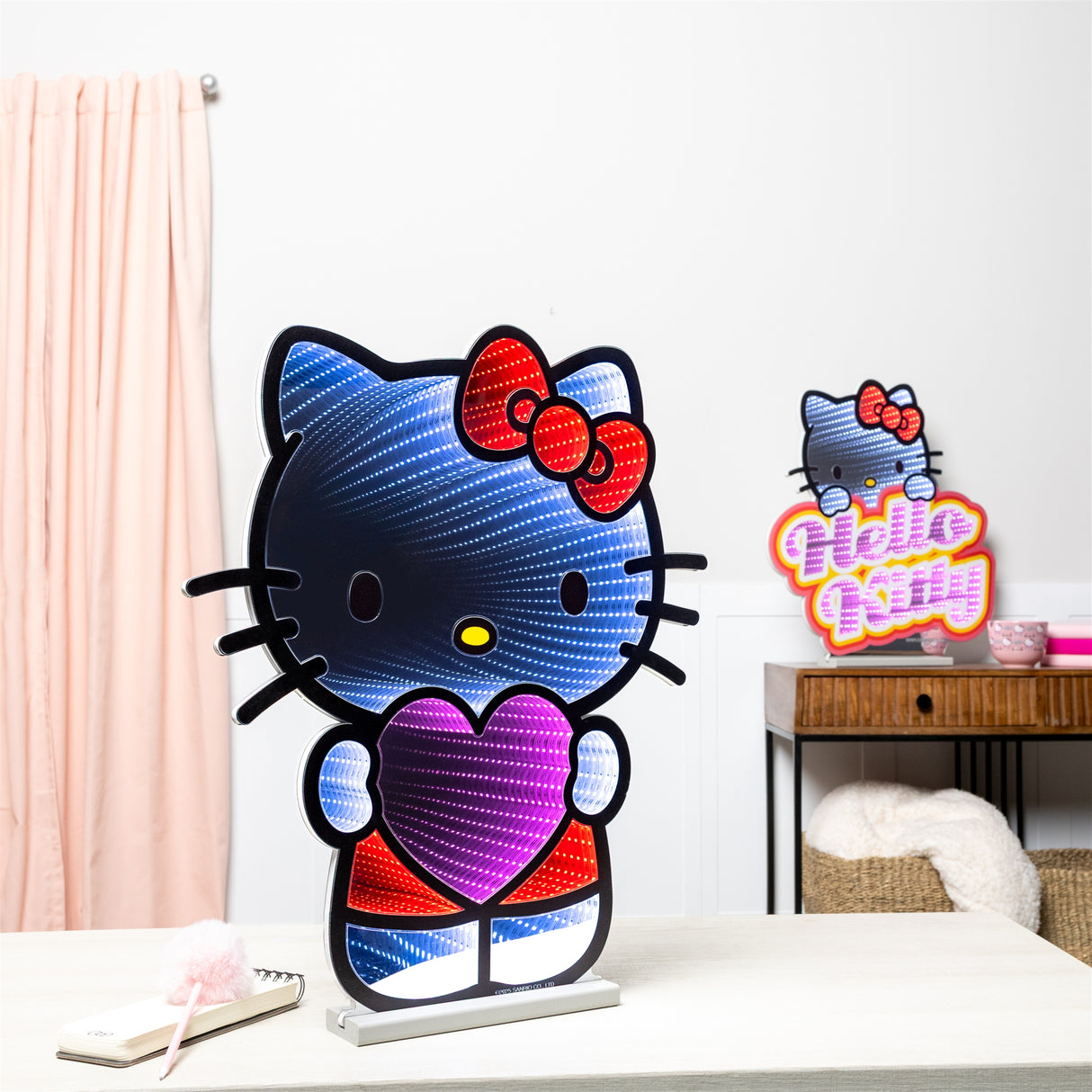 Hello Kitty Heart Ekkolight 24"H