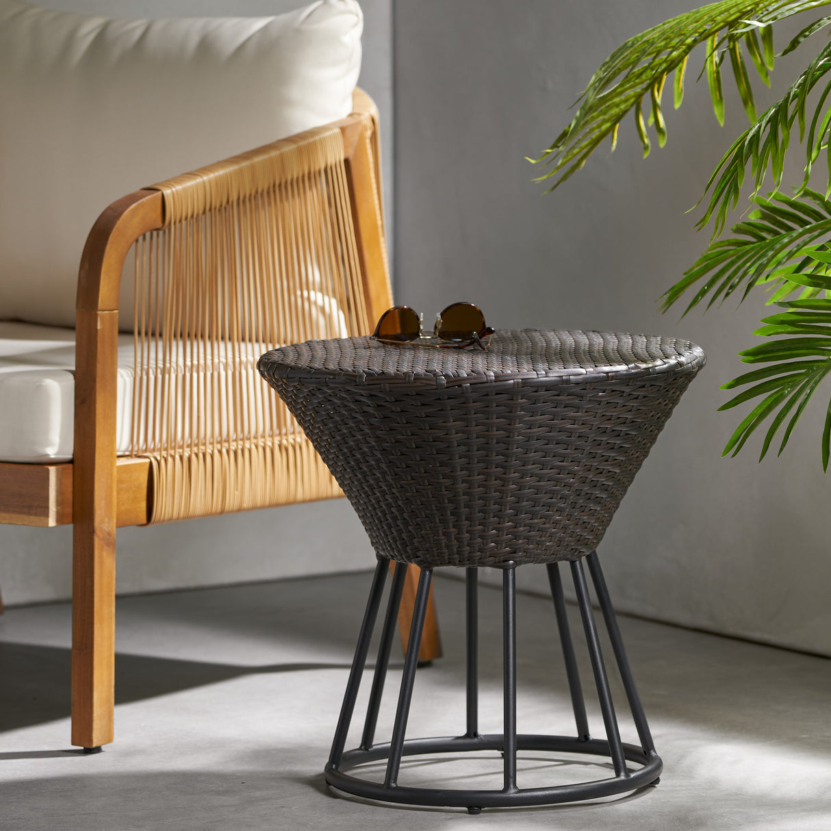 CRETE ACCENT TABLE