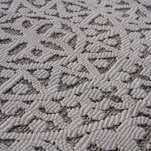Guros - 8' X 10' Medallion Indoor / Outdoor Area Rug - Gray / White