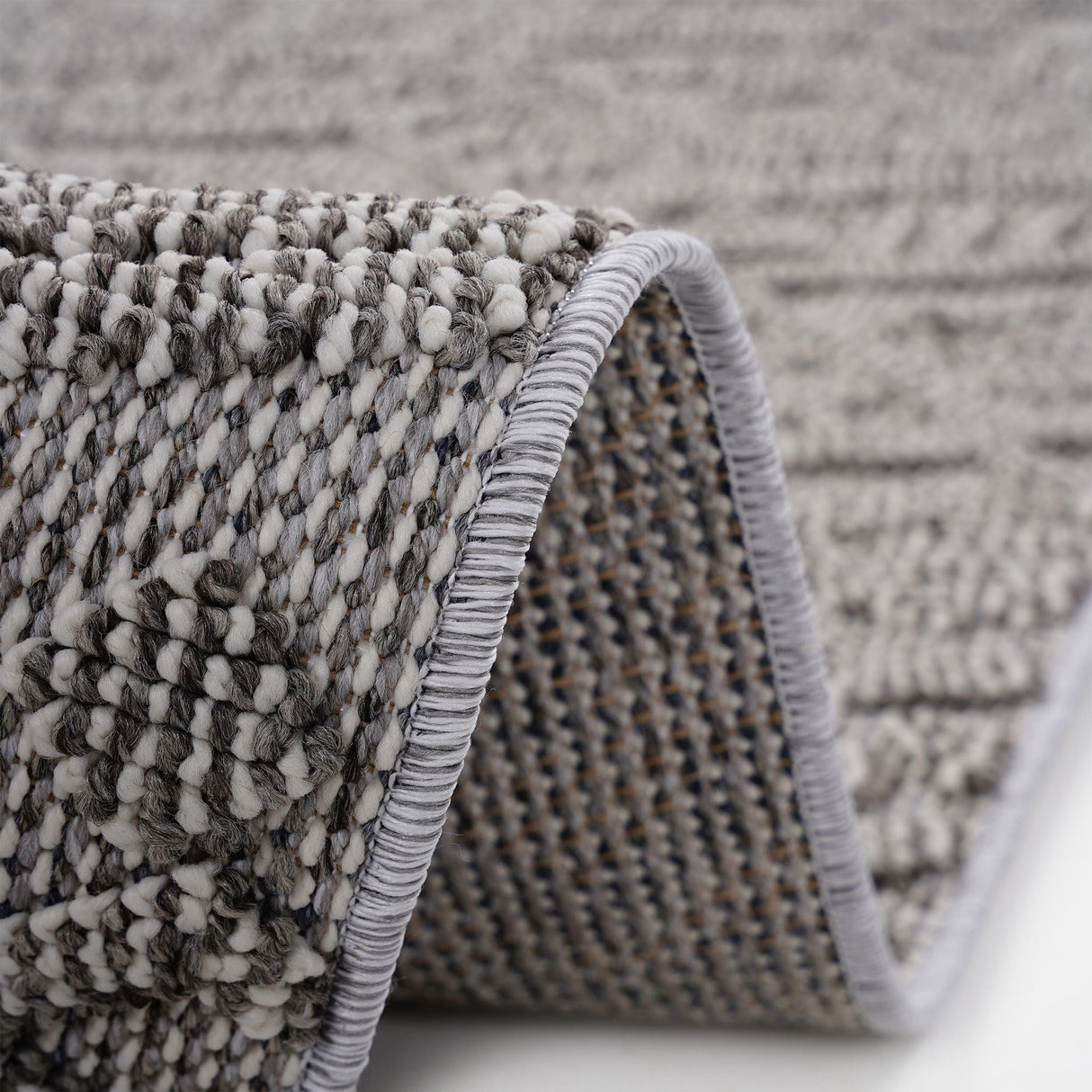 Guros - Traditional Indoor / Outdoor Rug