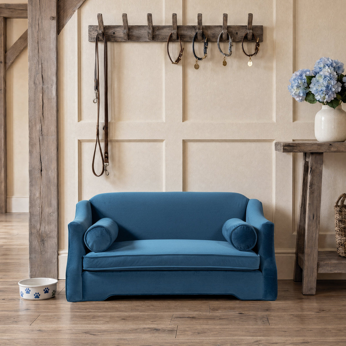 Paloma 35.5" Dog Sofa Bed, Medium, Satin