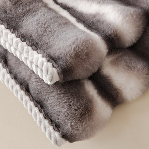 Ultra Soft Faux Fur Couch Cover – Large, Fluffy, and Elegant Sofa Throw Blanket
