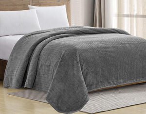 Decor&More HomeEssentials Extra Heavy and Plush Chevron Braided Microplush Jacquard Blanket