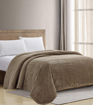 Decor&More Noble House Extra Heavy and Plush Chevron Braided Blanket