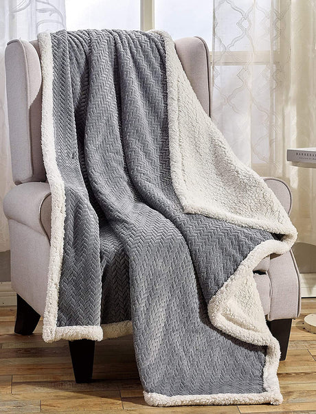Homeessentials ultra lush heavy sherpa throw blanket (50" x 60")