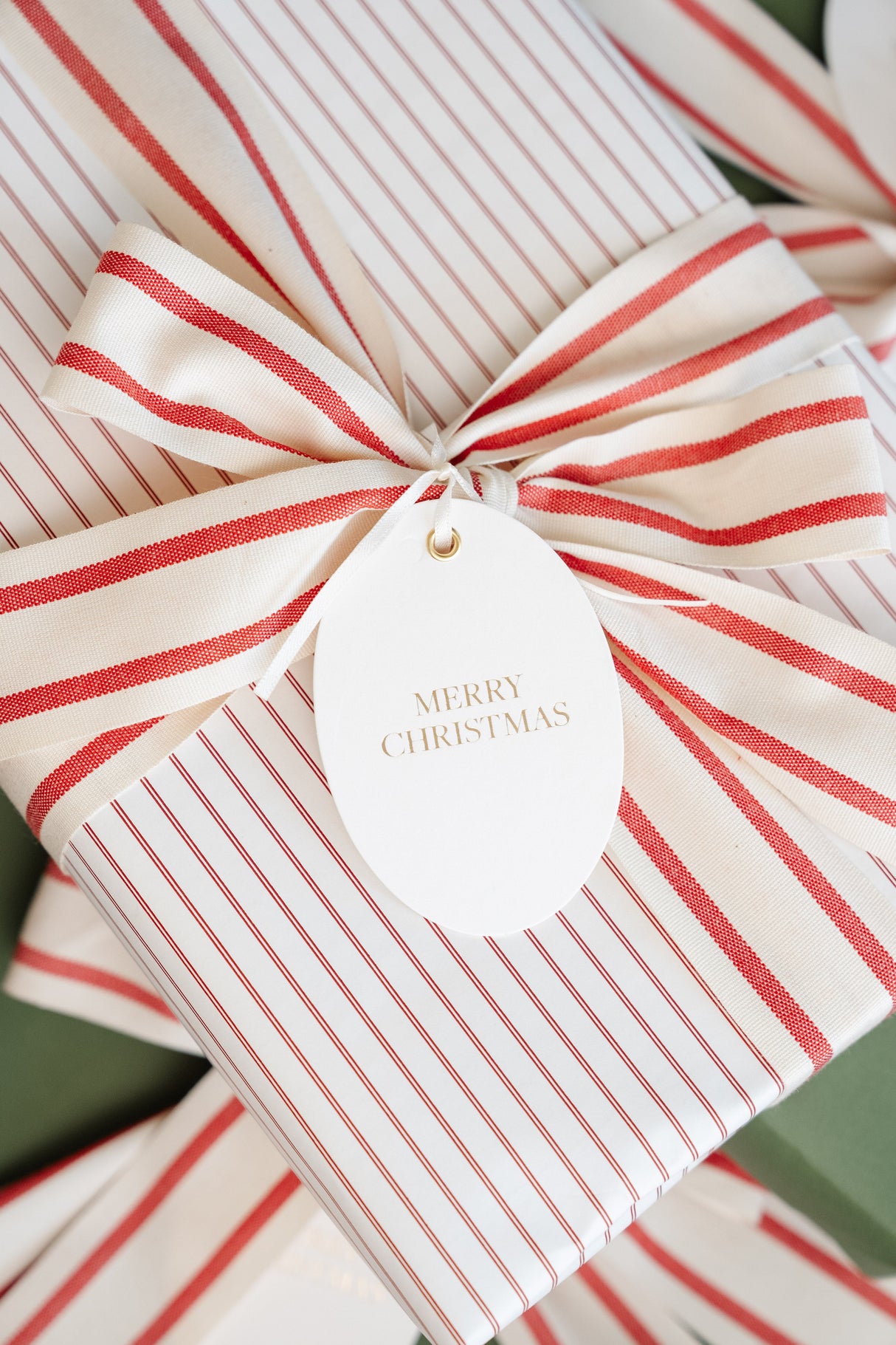 Snowflake Wrapping Kit with 3 Rolls Paper, 3 Ribbons & 25 Tags