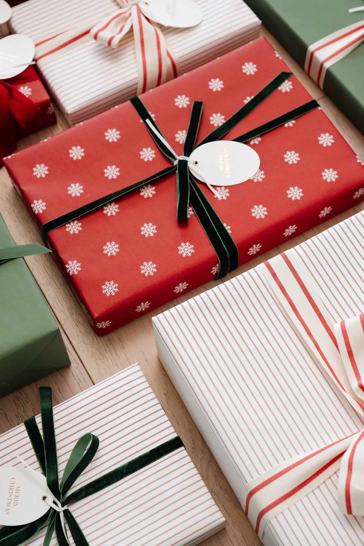 Snowflake Wrapping Kit with 3 Rolls Paper, 3 Ribbons & 25 Tags