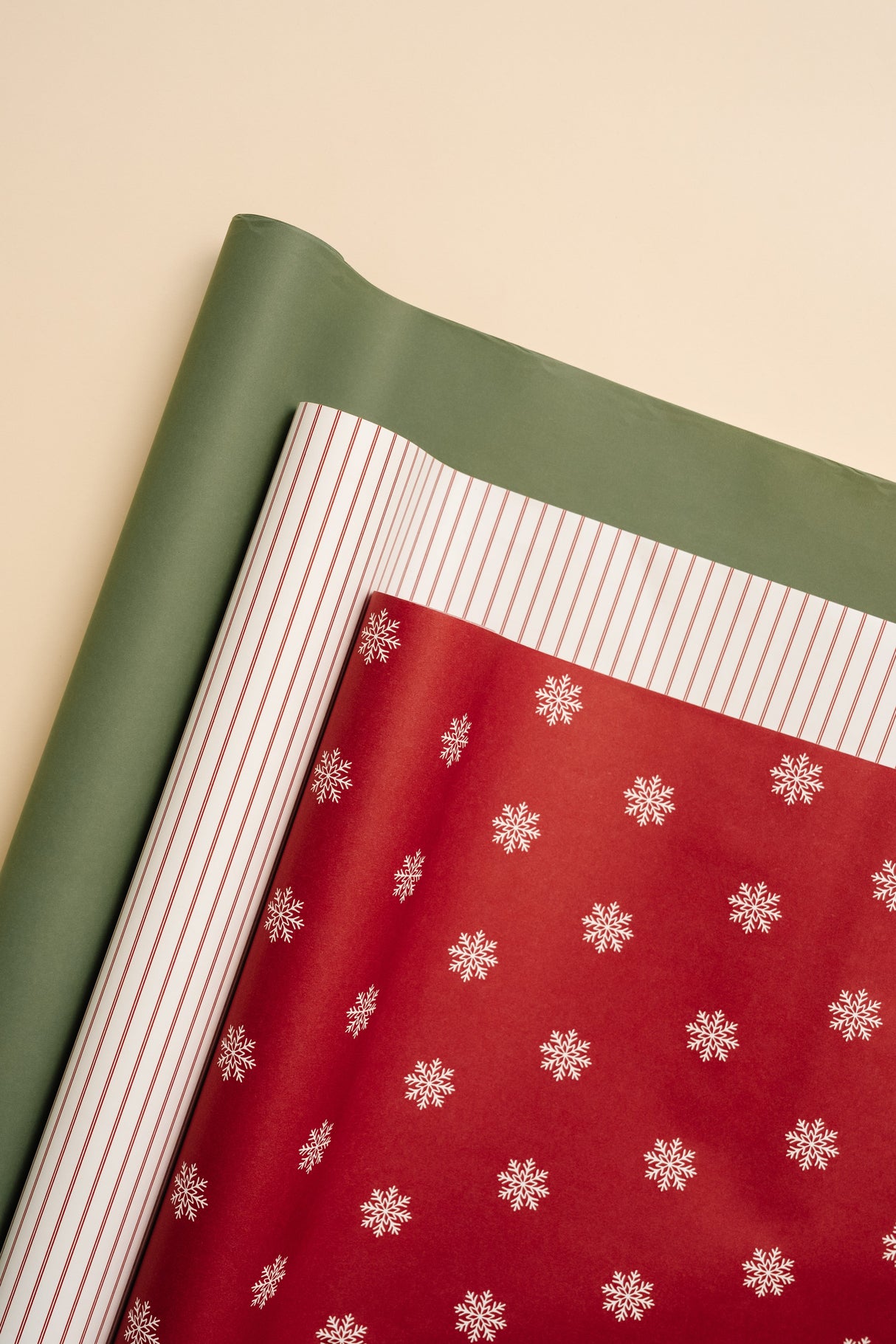 Snowflake Wrapping Kit with 3 Rolls Paper, 3 Ribbons & 25 Tags