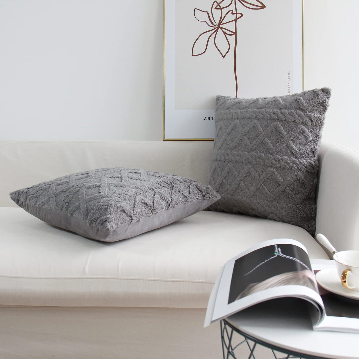 Throw pillow SUPER SOFT 3D FLORAL PATTERN Fur  Pack of 1 throw pillow WITH 450g insert 18"x18"