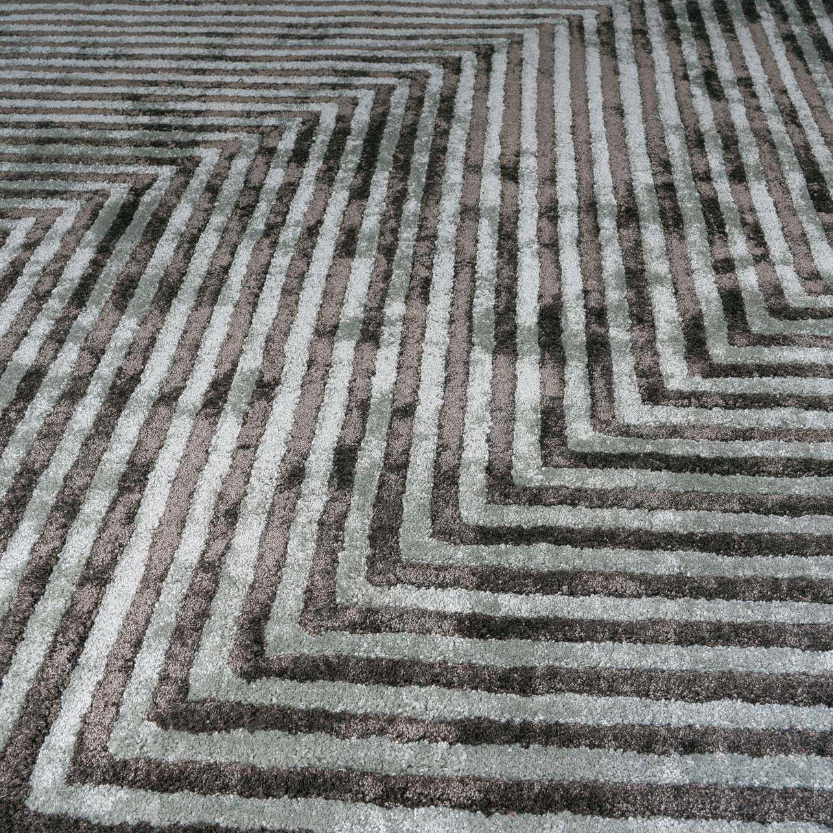 Quartz Patterned Sheen Gray/Green Viscose Rug