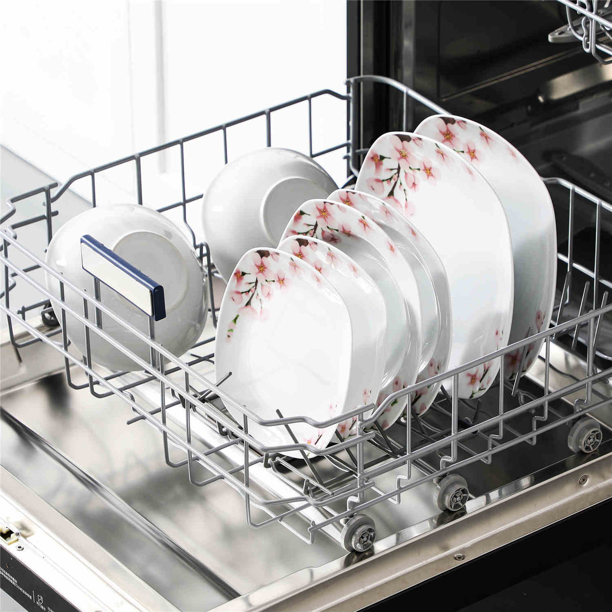 Annie 24 Piece Dinnerware Set