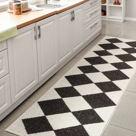 Draper-Classic-Geometric-Diamond-Pattern-Runner-Rug-Runner-Rugs