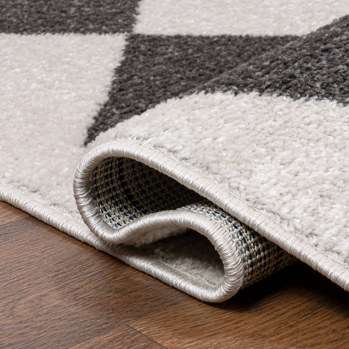 Draper Classic Geometric Diamond Pattern Runner Rug