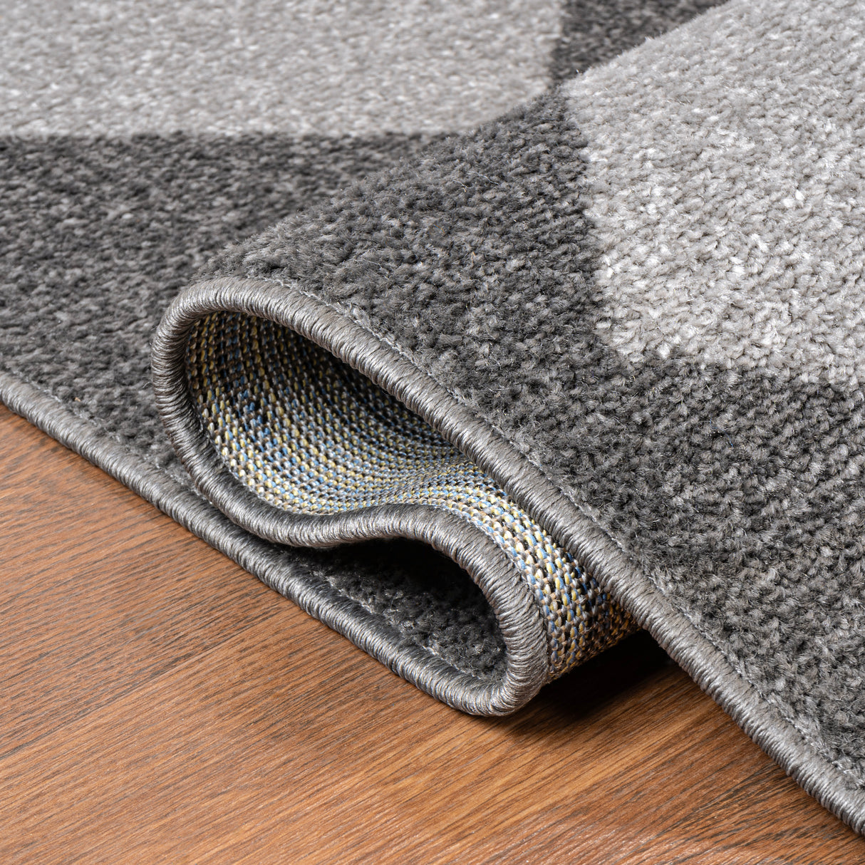 Draper Classic Geometric Diamond Pattern Runner Rug