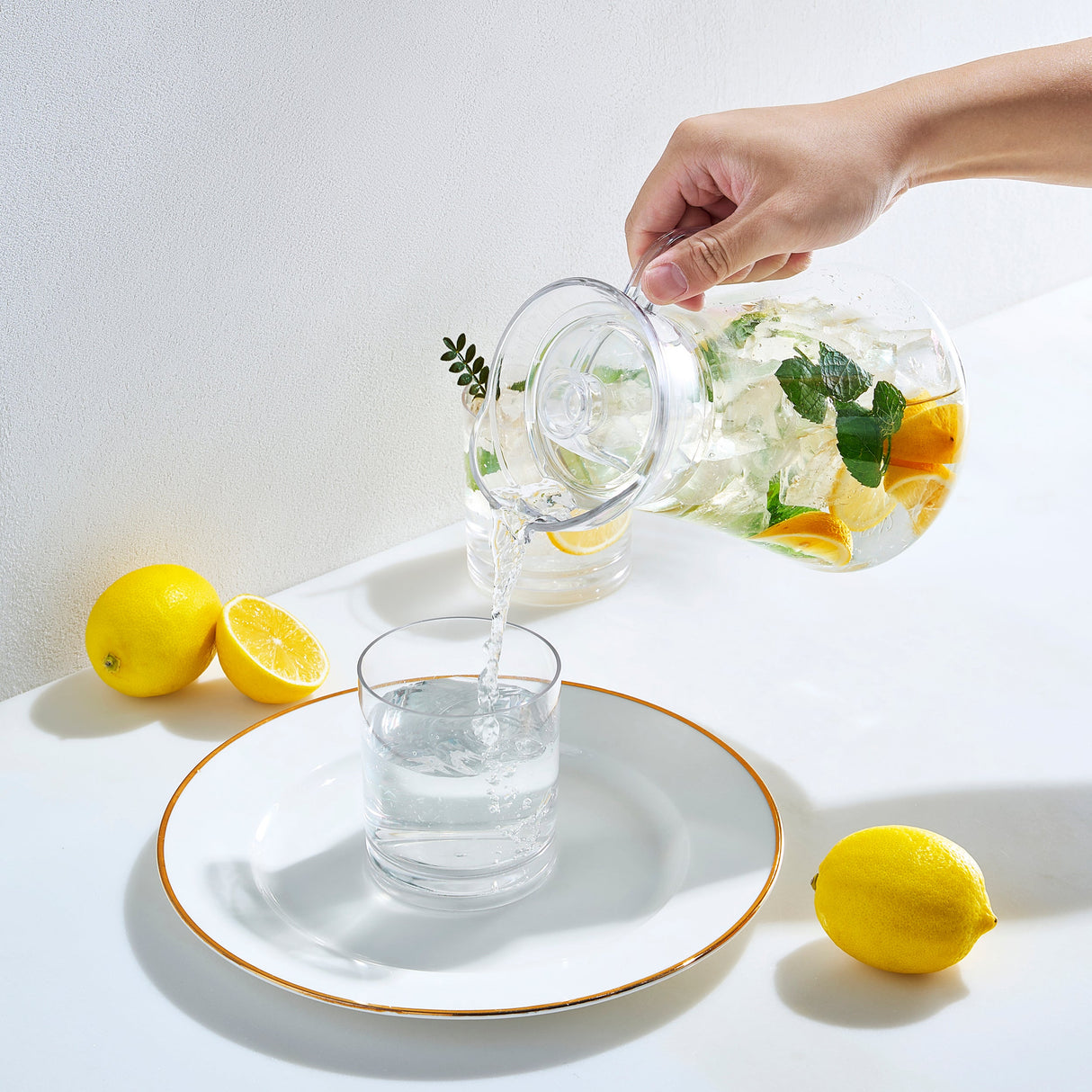 Barcelona Acrylic Pitcher with Lid