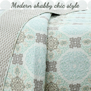 Light Green Damask 3-Piece Reversible Quilt Bedding Set