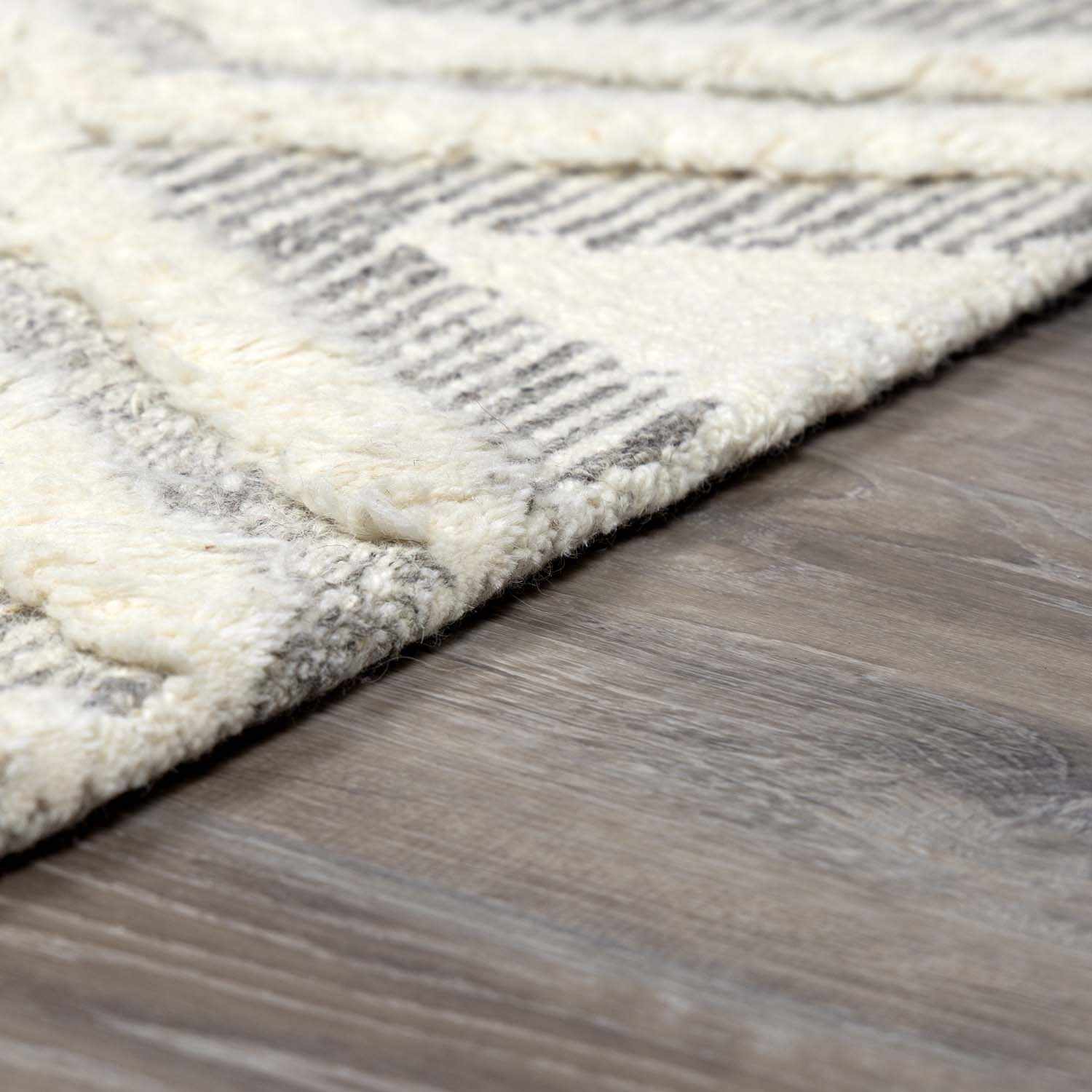 Boncarbo Area Rug - Promo