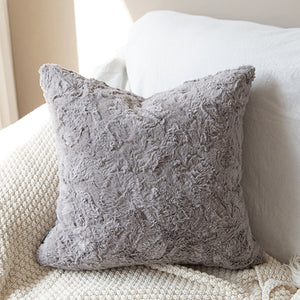 Set of 2 furry throw pillow case and insert great to snuggle  size 18"x18" WITH 450g INSERT
