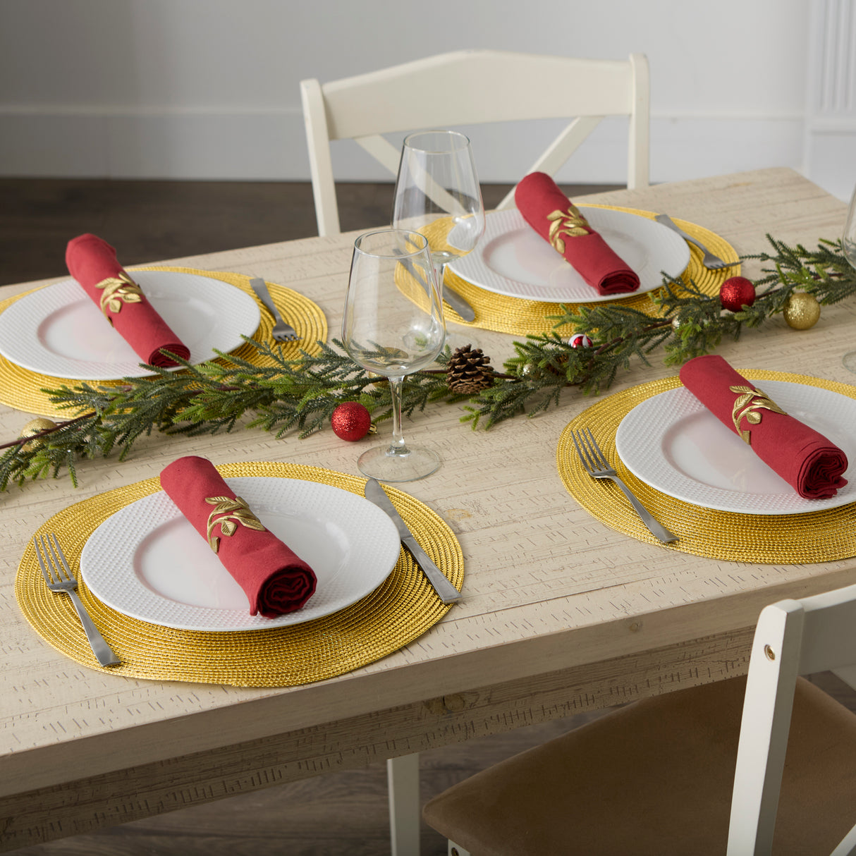 DII Metallic Woven 15" Round Placemat, Gold