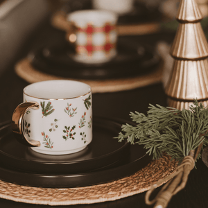 Holiday Greenery 14 oz Gold Handle Coffee Mug