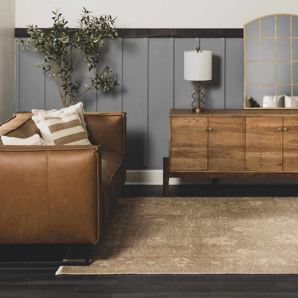 Fetscher III Vintage Damask Area Rug
