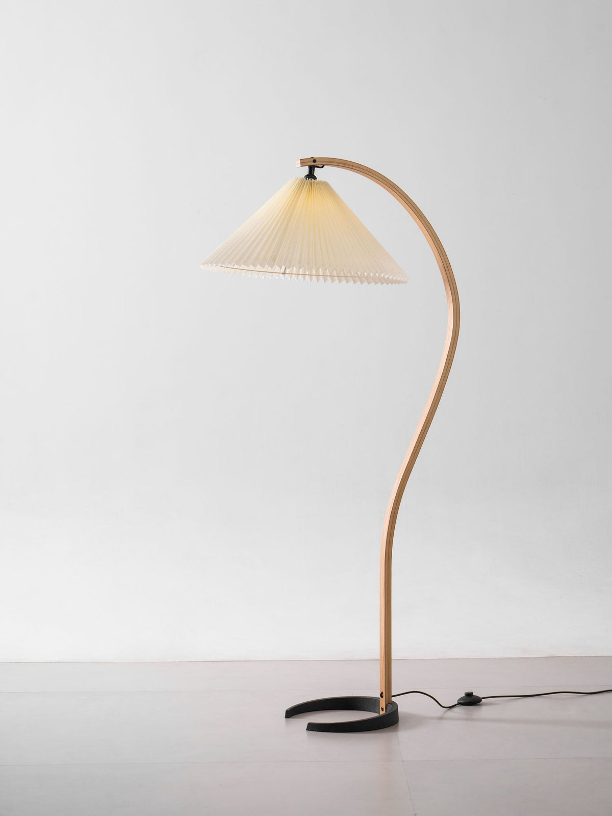 Arbora | Arc Floor Lamp with Beech Wood and Pleated Shade | Plug In Lamp for Living Room