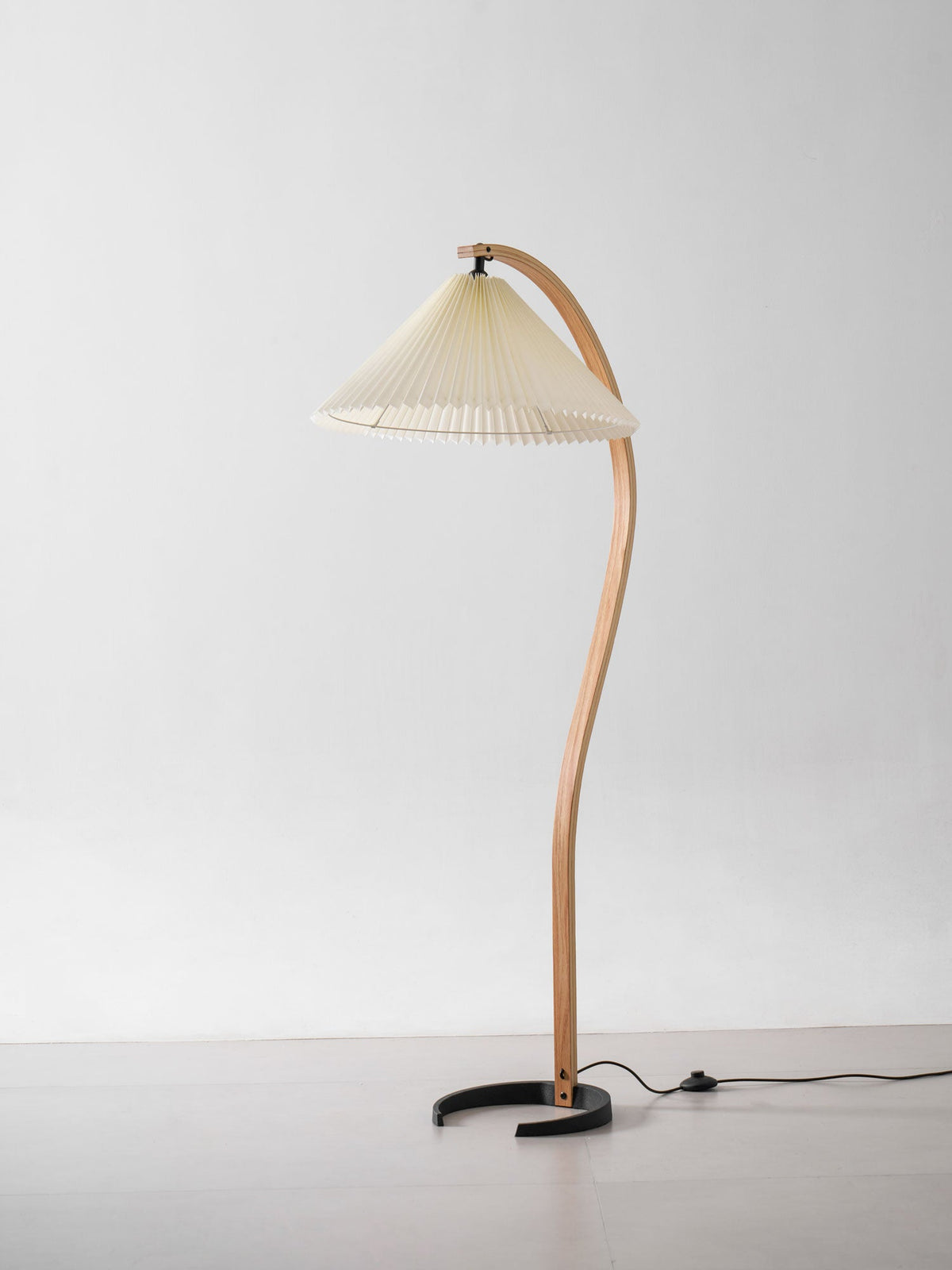 Arbora | Arc Floor Lamp with Beech Wood and Pleated Shade | Plug In Lamp for Living Room