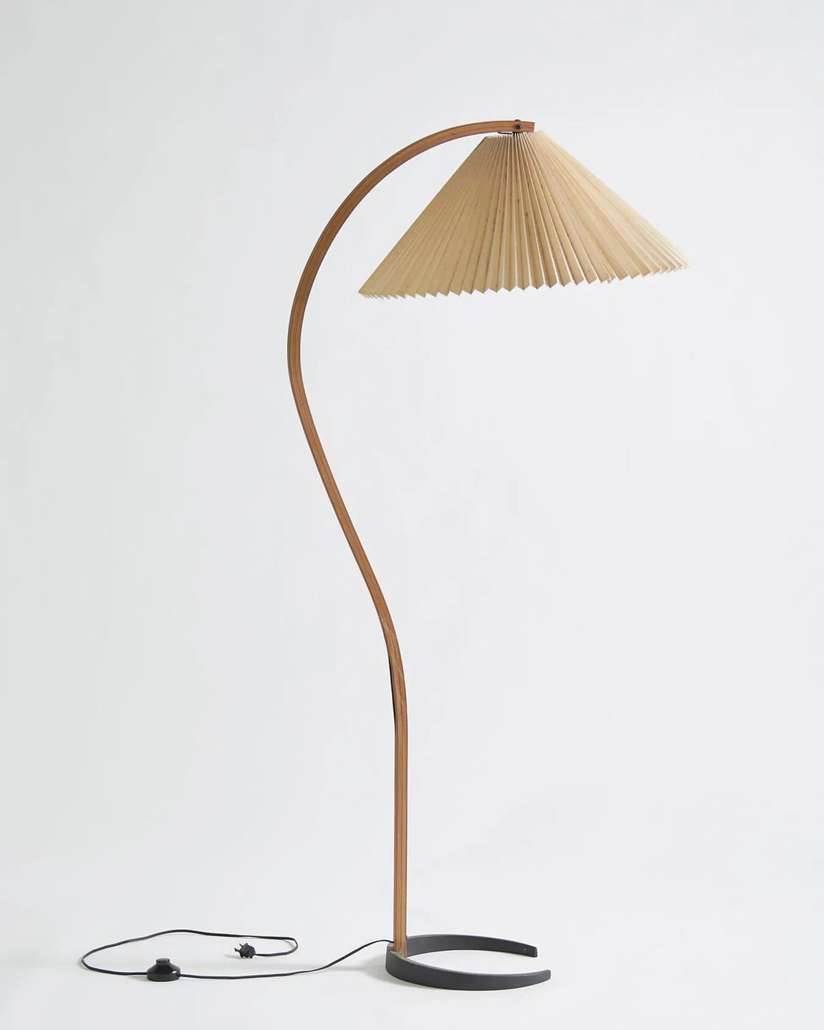 Arbora | Arc Floor Lamp with Beech Wood and Pleated Shade | Plug In Lamp for Living Room