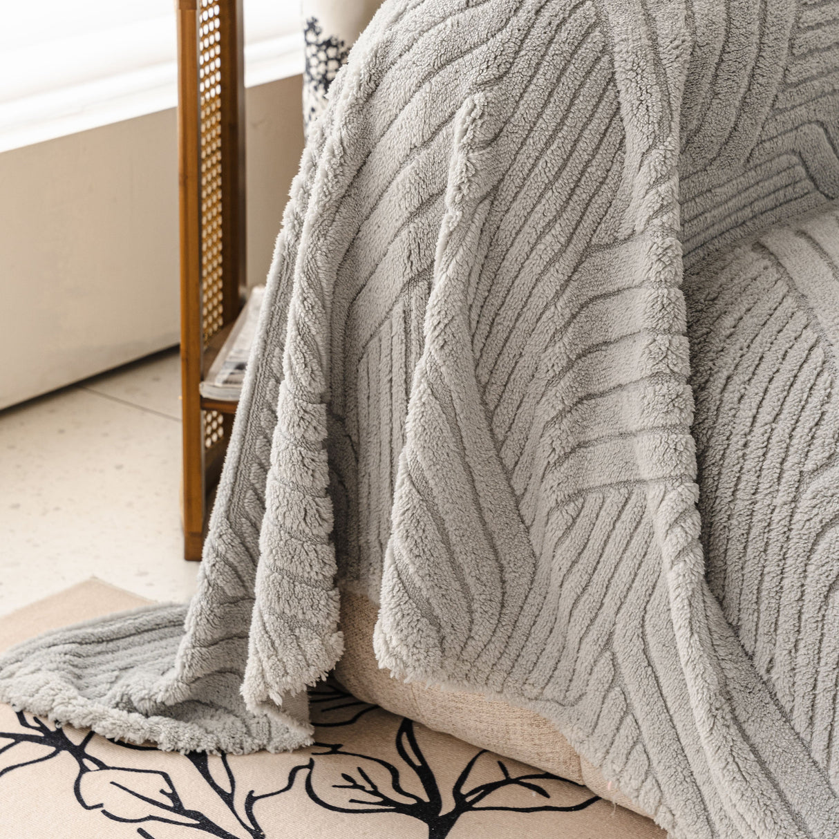 Plush Sherpa Fleece Sofa Throw Blanket, Soft & Cozy Furniture Protector for Couch