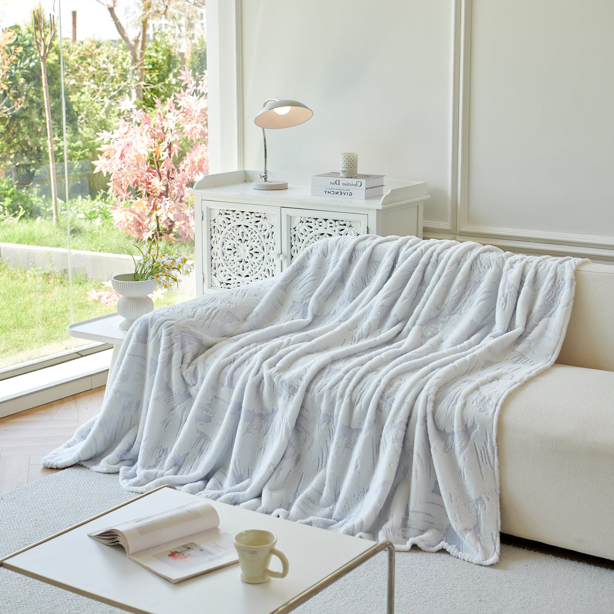 Plush Faux Fur Warm Sofa Cover with Waves Jacquard Textured Throw Blankets for Couch