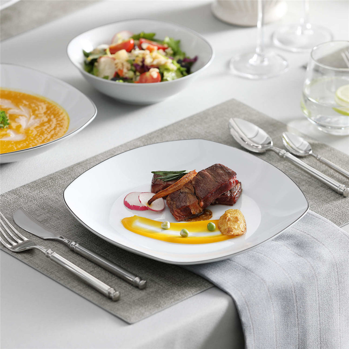 Elisa 24 Piece Dinnerware Set