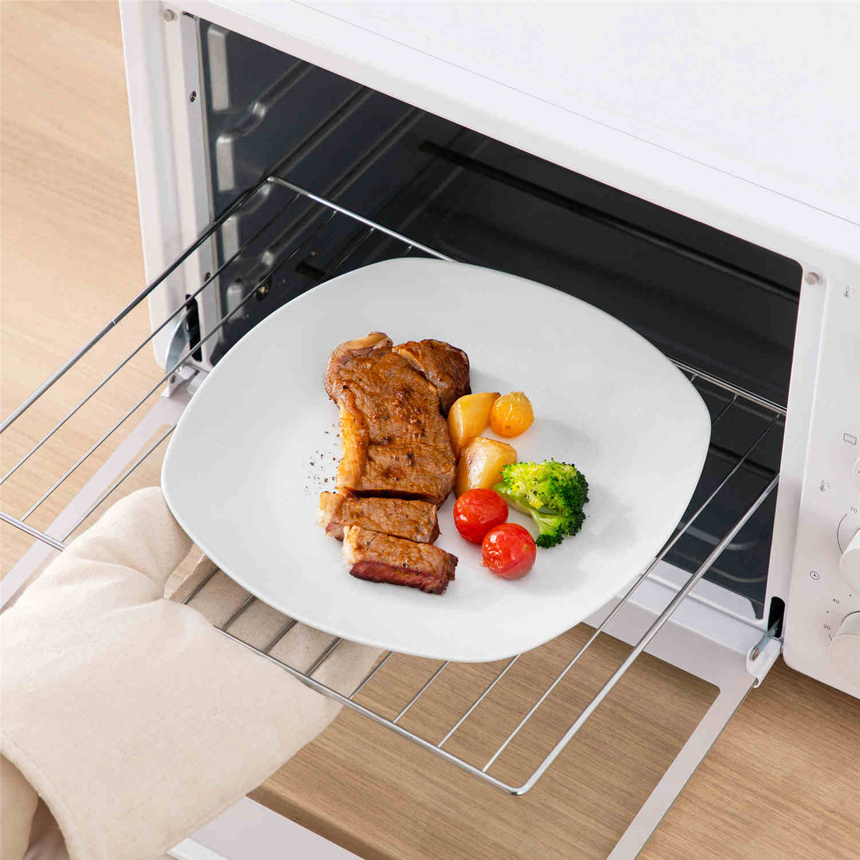 Elisa 36 Piece Dinnerware Set