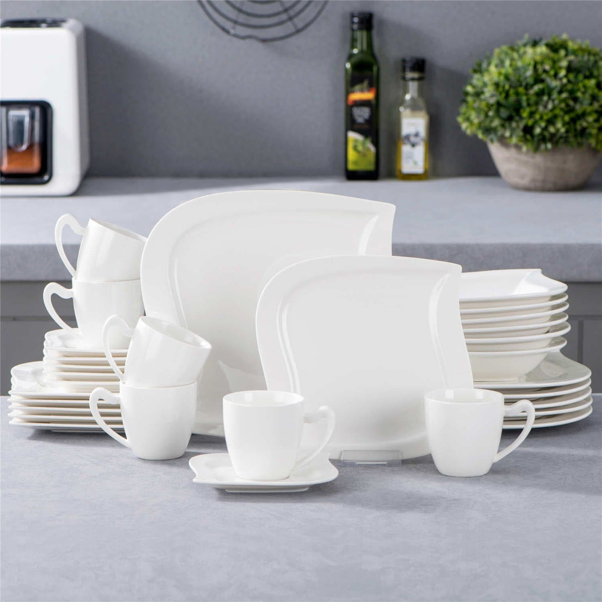 Elvira 30 Piece Dinnerware Set