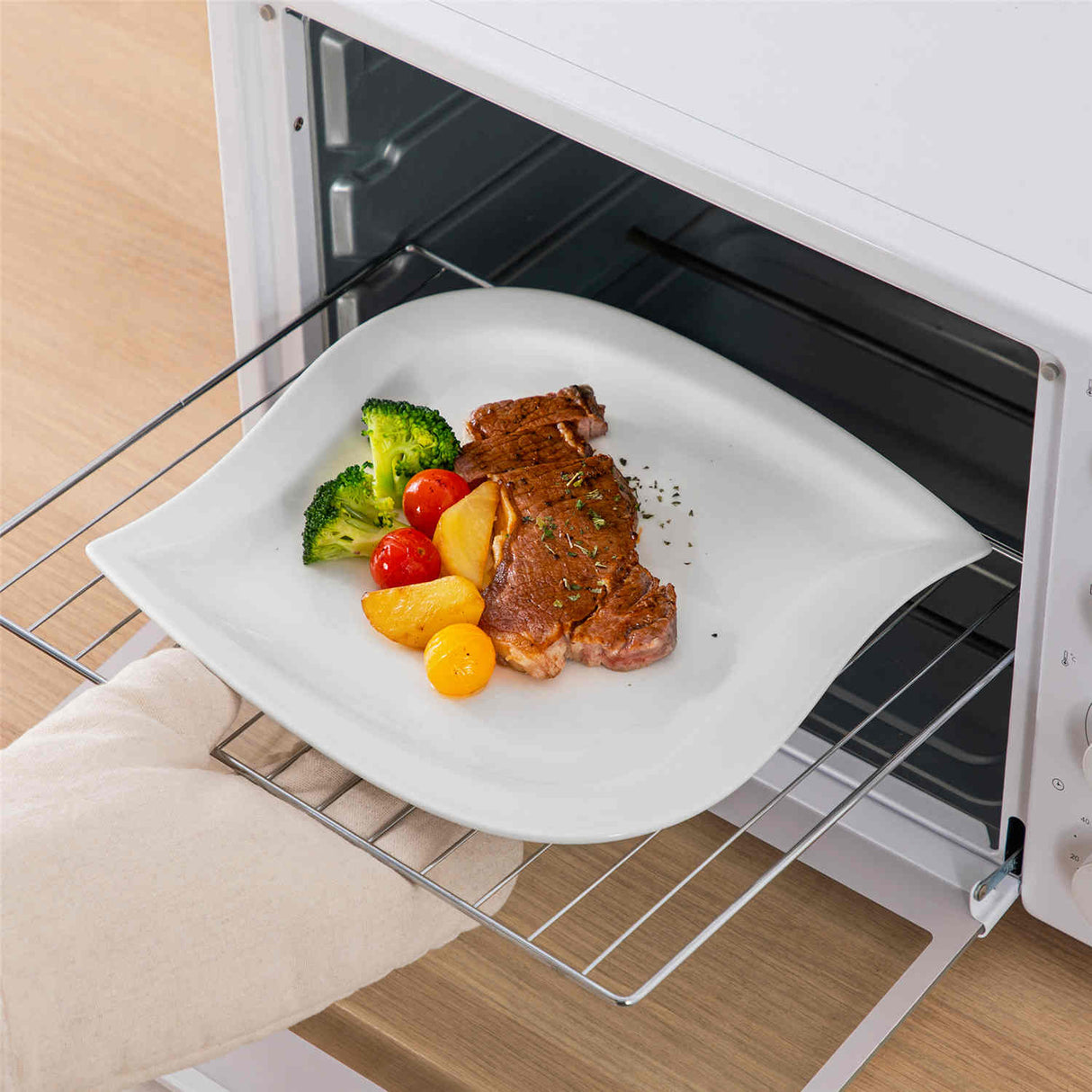 Elvira 36 Piece Dinnerware Set