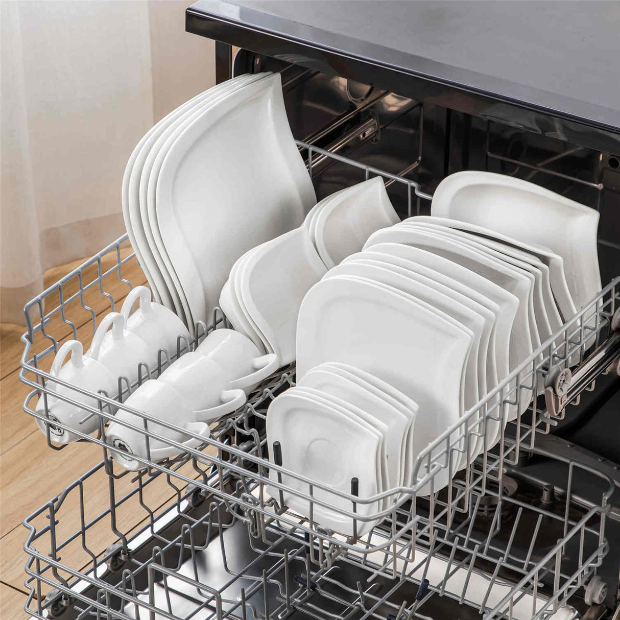 Elvira 36 Piece Dinnerware Set