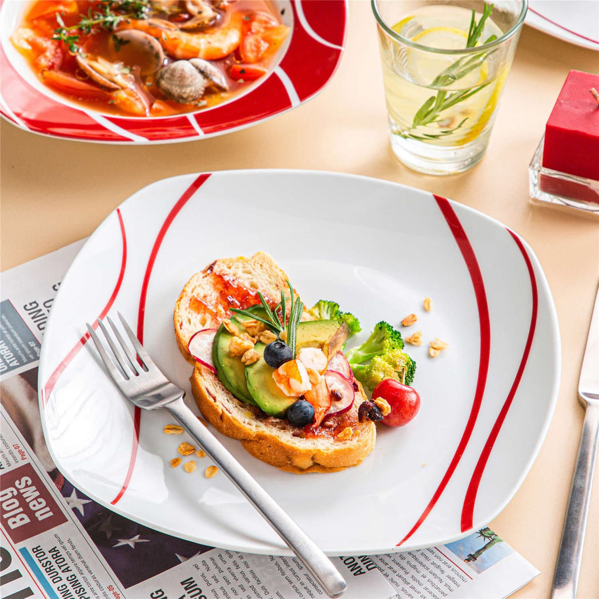 Felisa 18 Piece Dinnerware Set