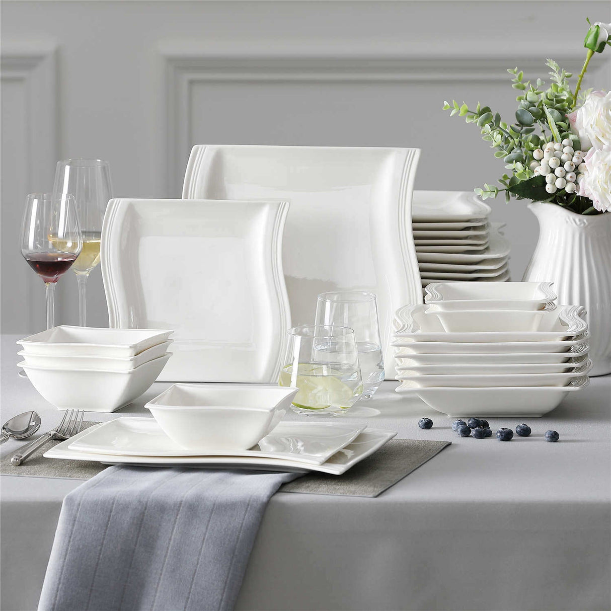 Flora Marble Grey 26-Piece Dinnerware Set