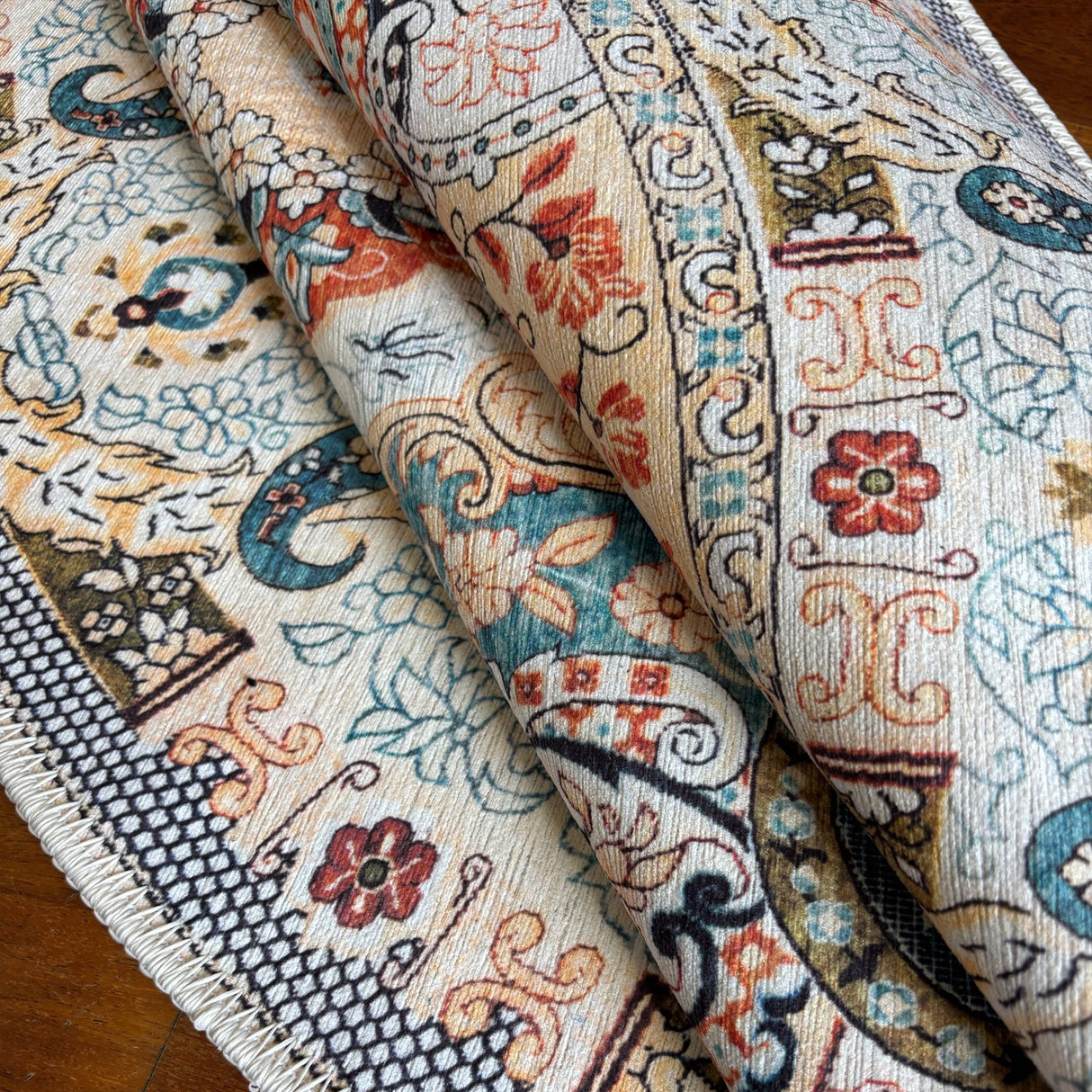 Wasser Area Rug
