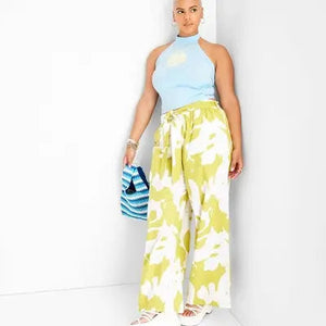 Future Collective with Alani Noelle Womens Plus Relaxed Wide Floral Wide- Pants