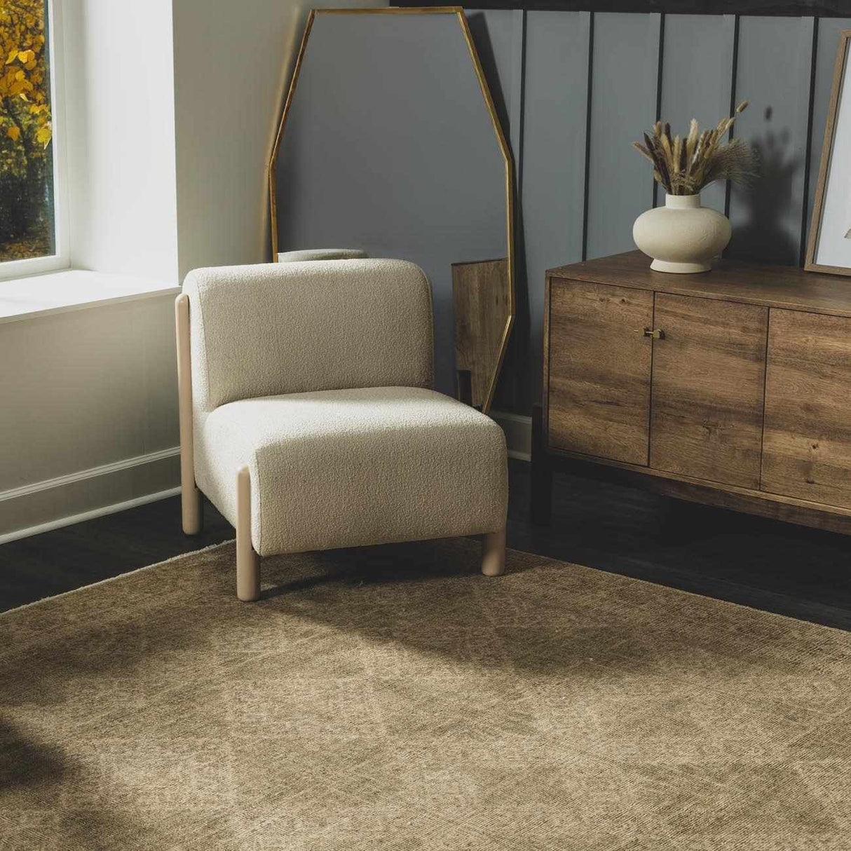 Fetscher IV Vintage Damask Area Rug