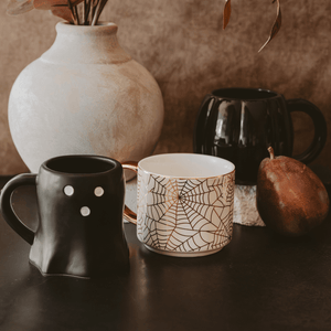 Spiderwebs 14oz Gold Handle Coffee Mug