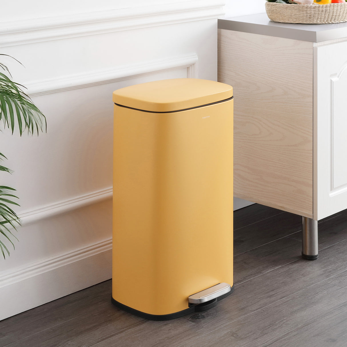 Curtis Step-Open Trash Can