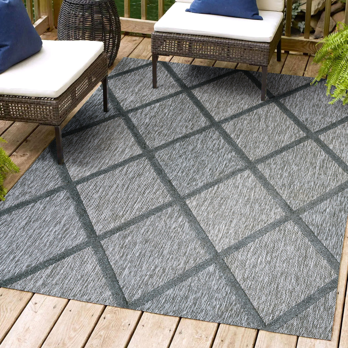 Salines-Diamond-Trellis-Indoor/Outdoor-Area-Rug-Area-Rugs