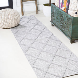 Salines Diamond Trellis Indoor/Outdoor Runner Rug