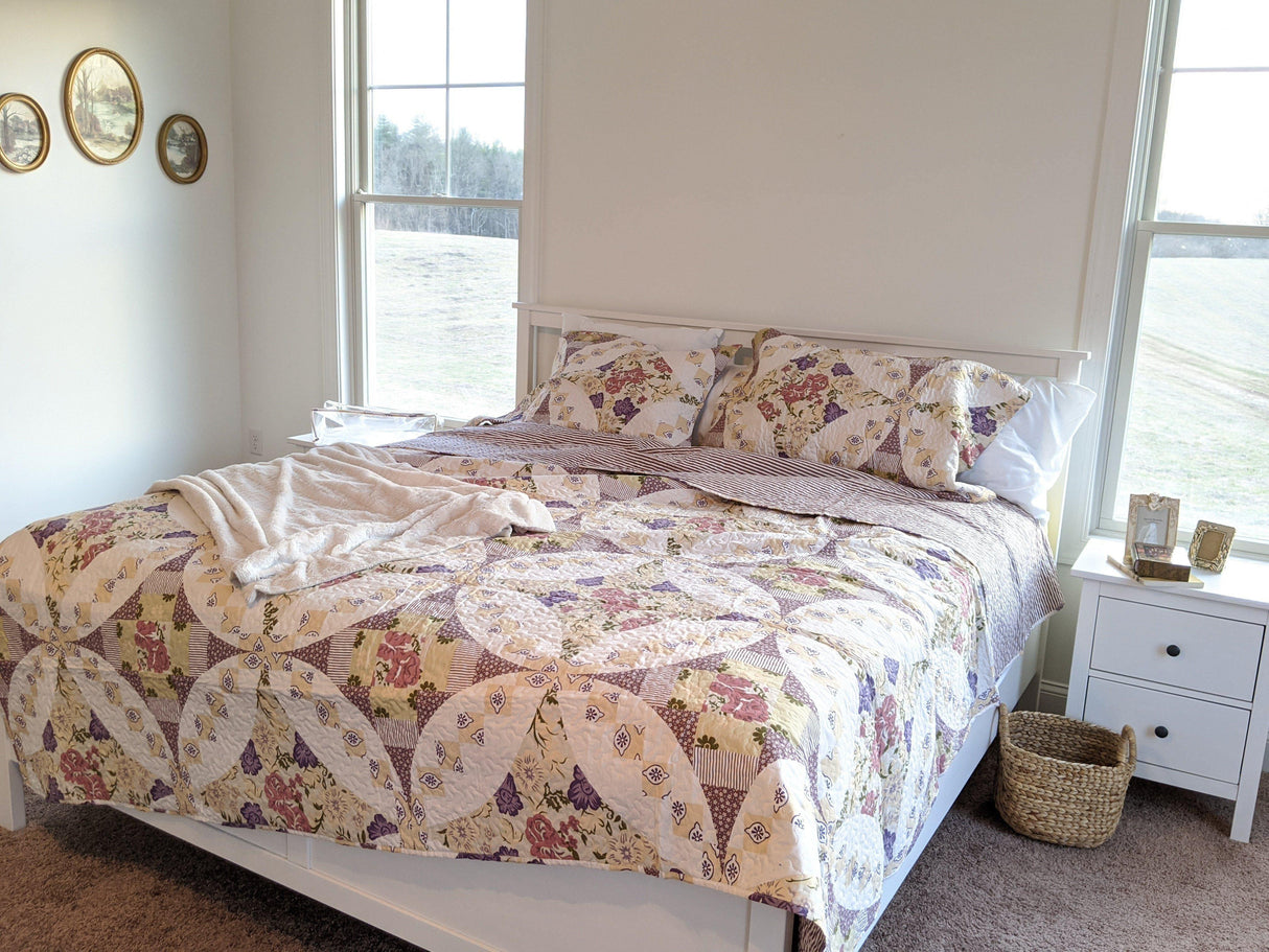 DaDa Bedding Wisteria Cottage Roses Floral Lightweight Quilted Bedspread Set (HS-1003)